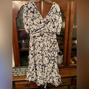 Chelsea 28 Women's Floral V Neck Dress Black White Size 10
